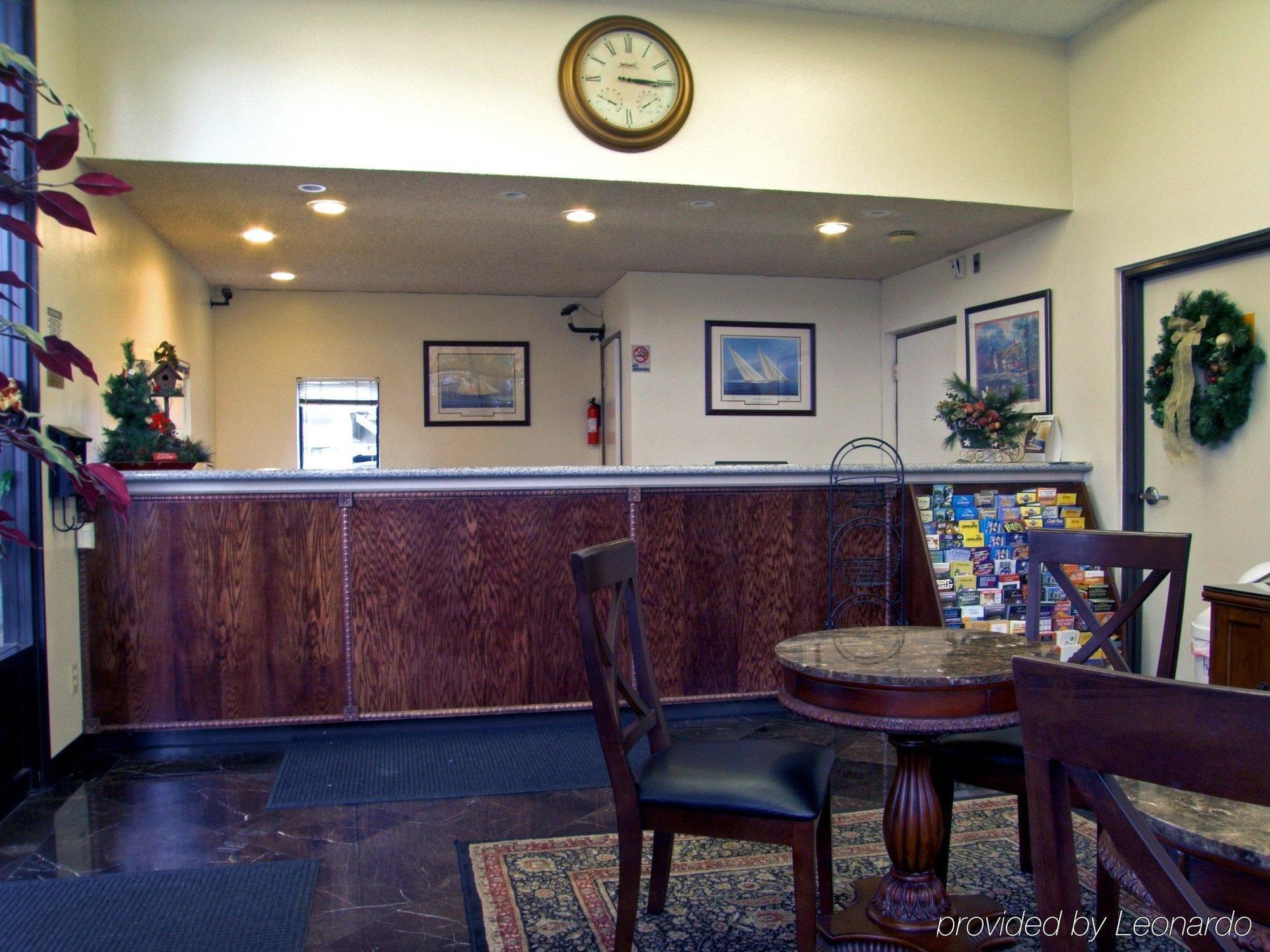 Rodeway Inn Riverside Interior photo